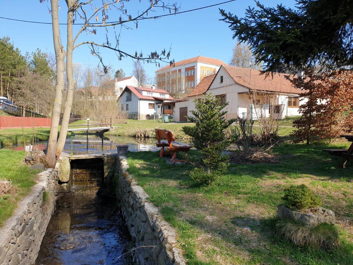 Chaloupka U Vejvodu Skripov Exterior foto